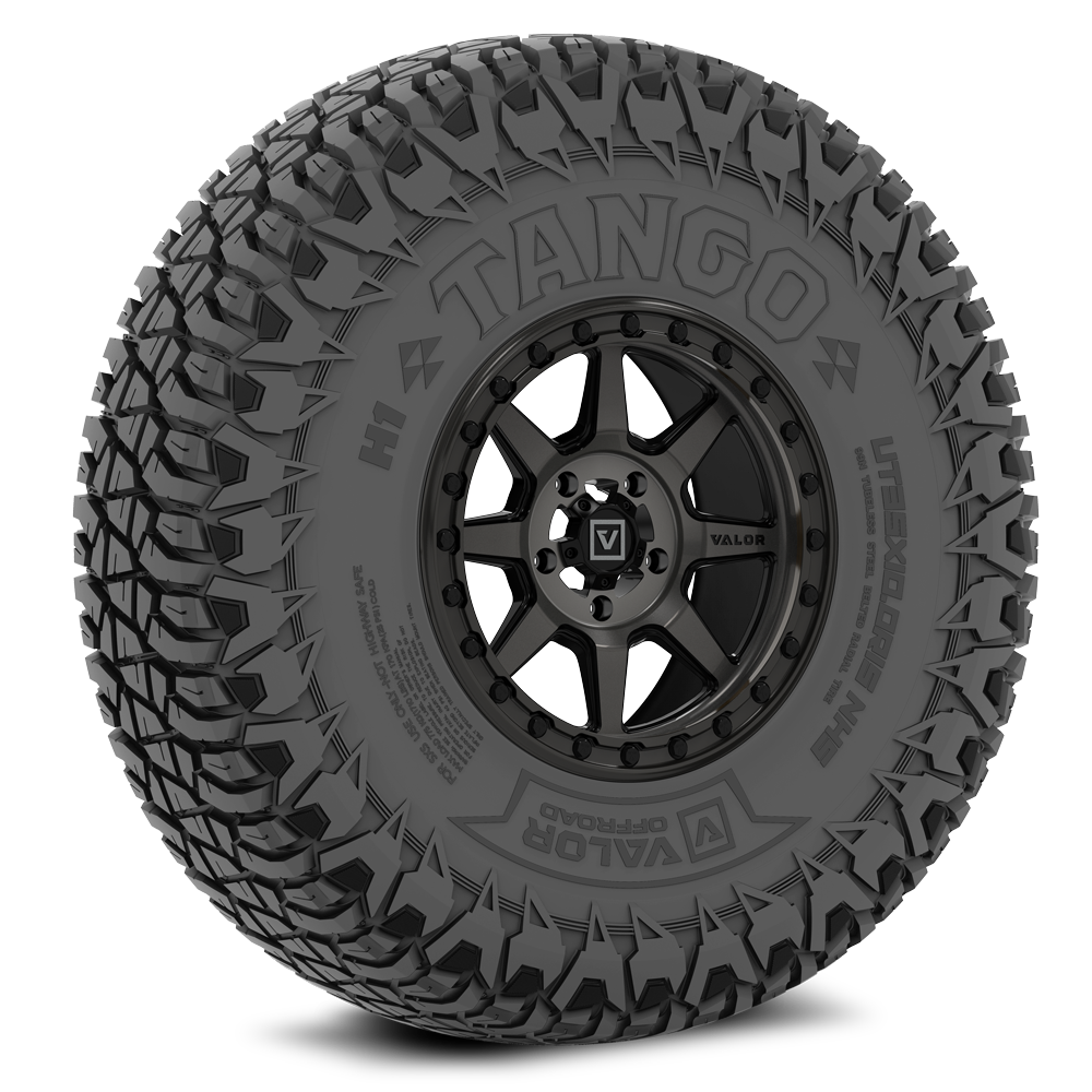 Tango on 15x7 V13 DT UTV Wheel and Tire Kit